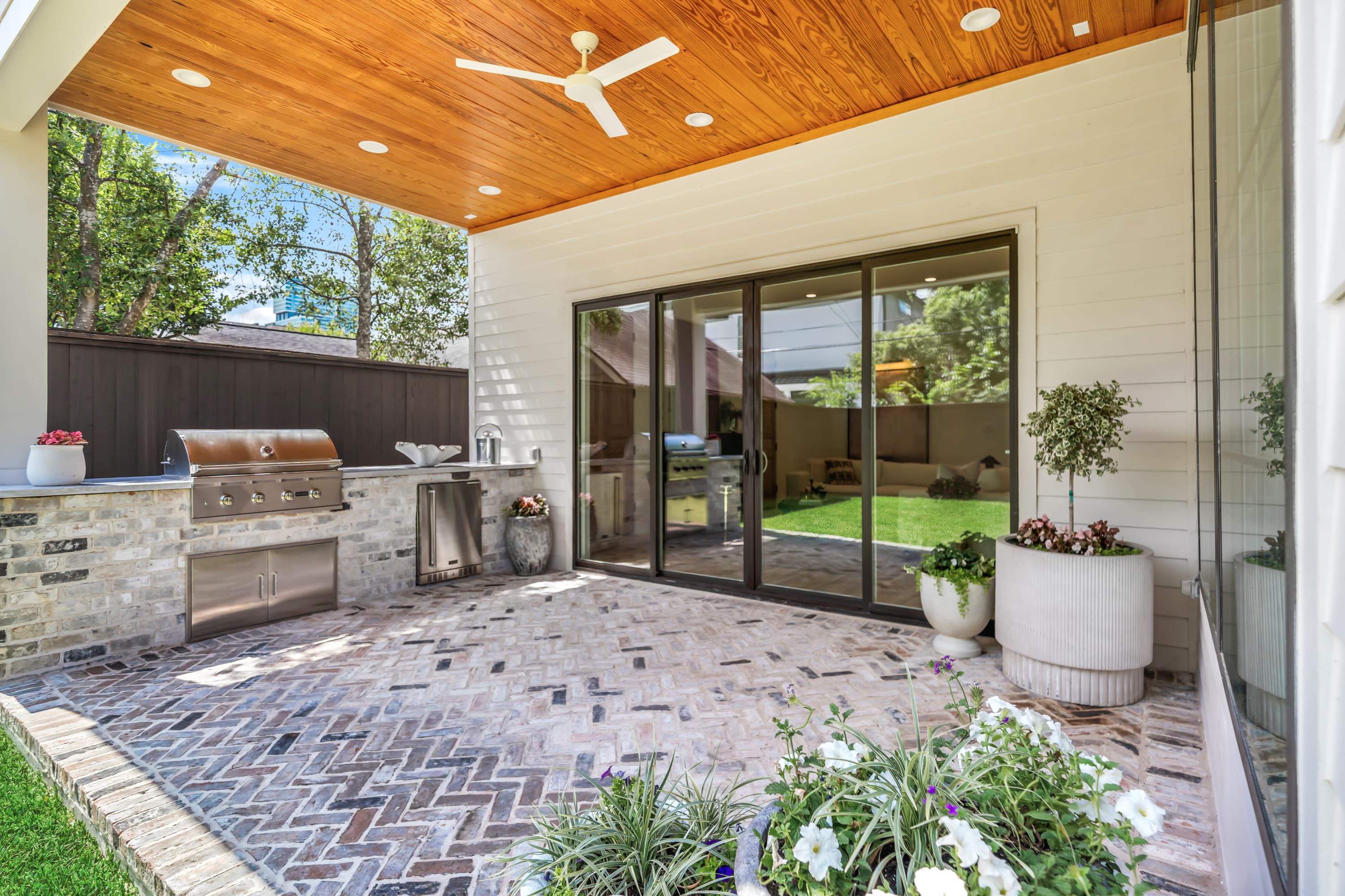 Sul Ross Residence — image 6